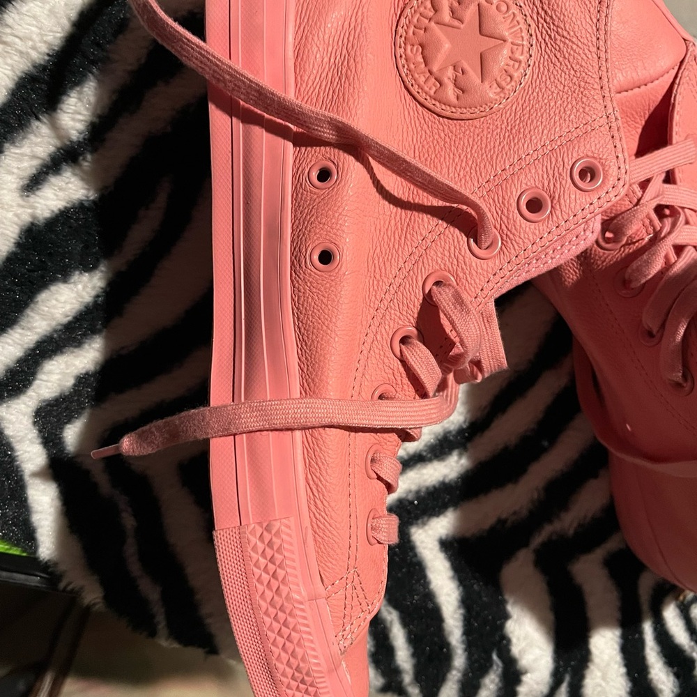 Pink leather converse unisex men 8 women 10